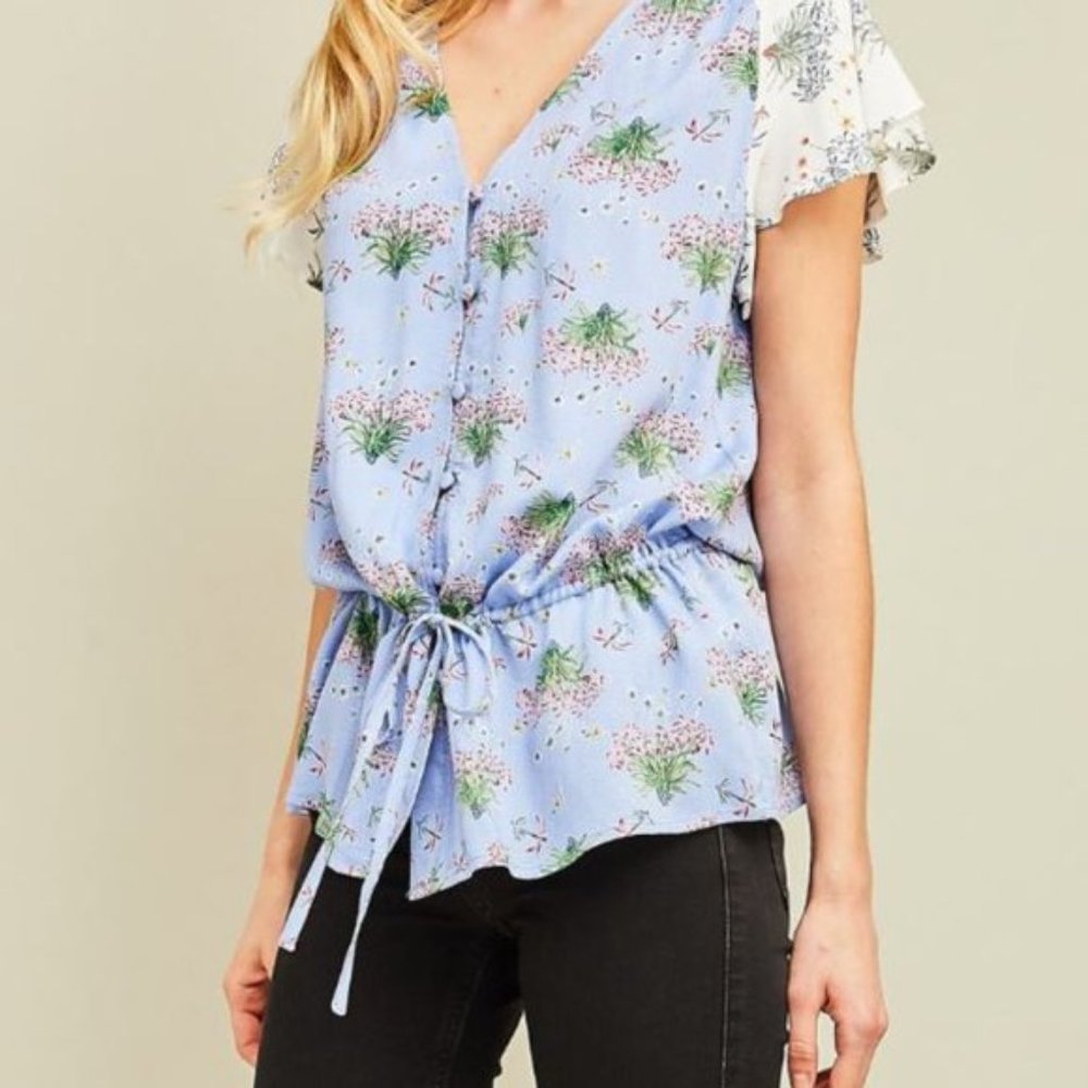 Spring Breeze Contrast Top - Picture 3 of 6